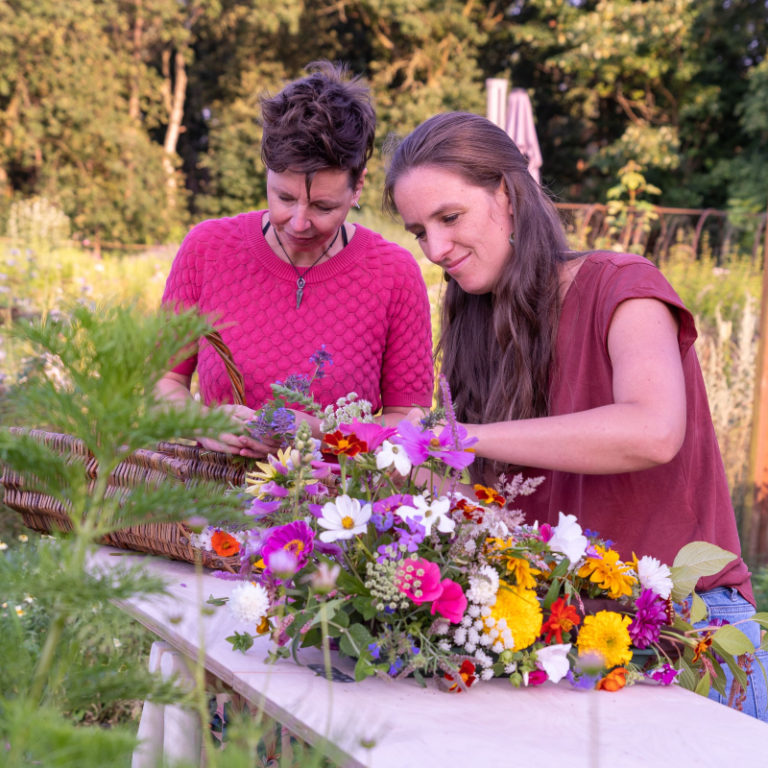 Bloemen plukken in de pluktuin